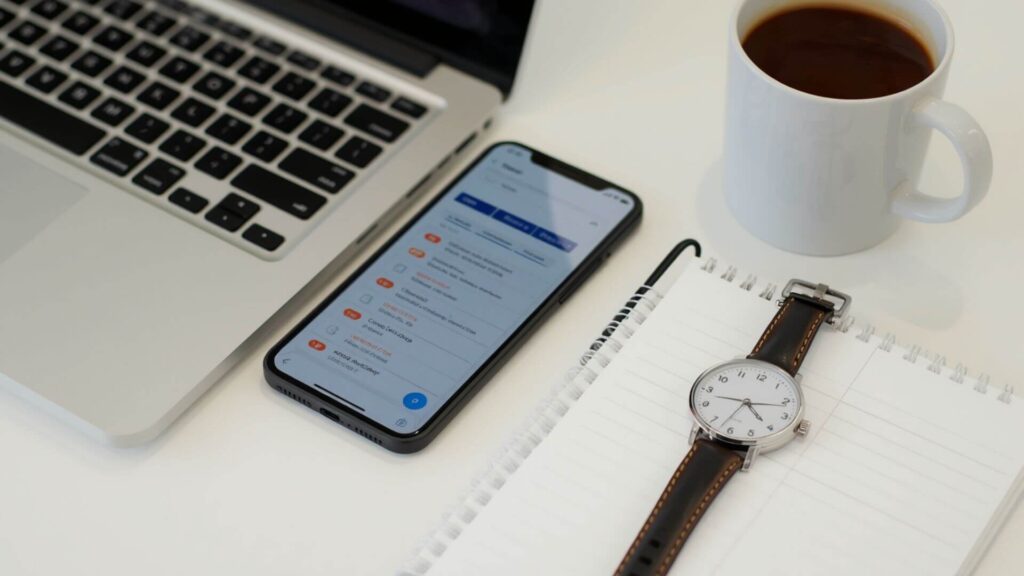 Work schedule and time tracking for intervalo intrajornada calculation Brazil
